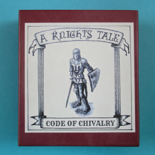 Sous le nom "A Knights Tale", un code de la chevalerie est offert avec la figurine.